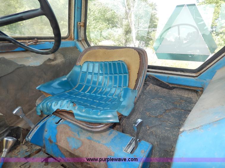 image for item H6861 1972 Ford 5000 tractor