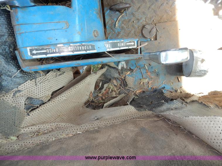 image for item H6861 1972 Ford 5000 tractor