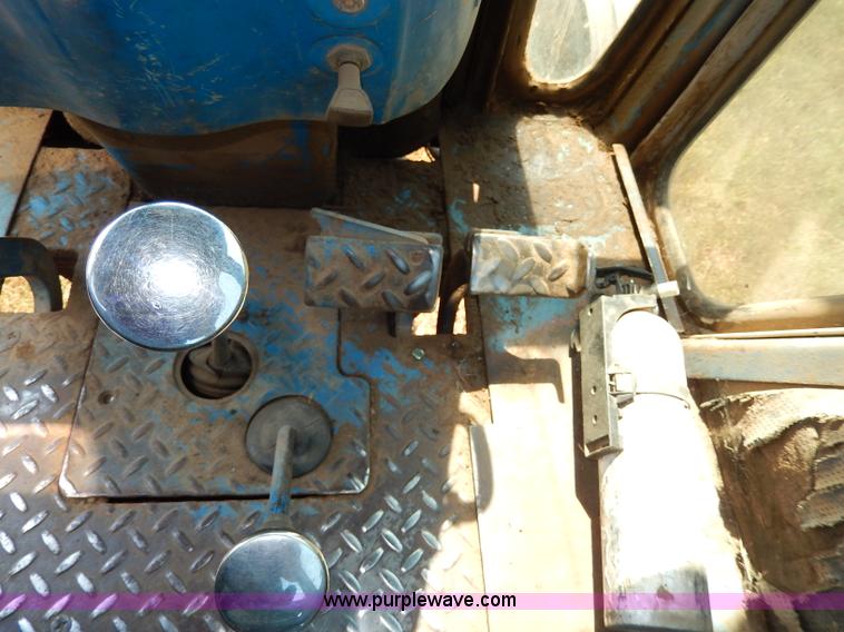 image for item H6861 1972 Ford 5000 tractor