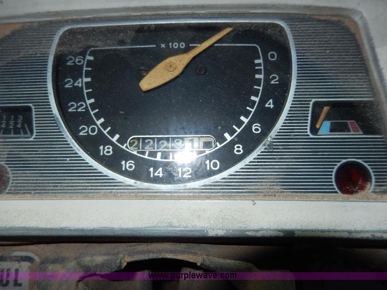 image for item H6861 1972 Ford 5000 tractor