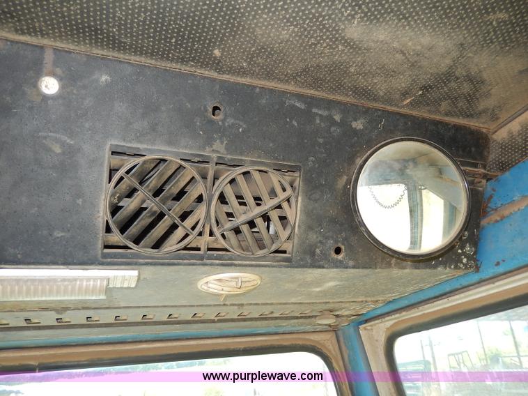 image for item H6861 1972 Ford 5000 tractor