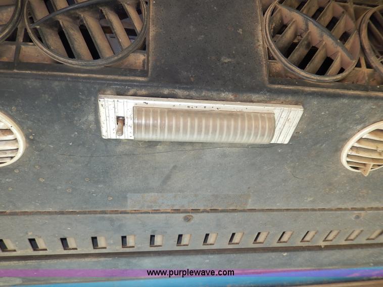 image for item H6861 1972 Ford 5000 tractor