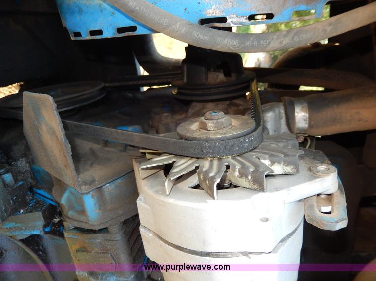 image for item H6861 1972 Ford 5000 tractor