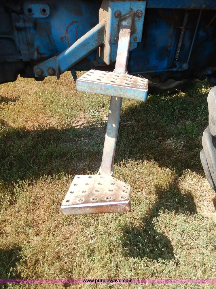 image for item H6861 1972 Ford 5000 tractor