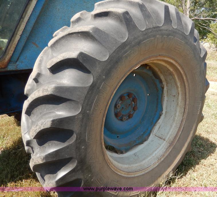 image for item H6861 1972 Ford 5000 tractor