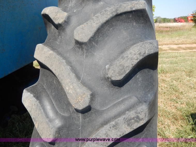 image for item H6861 1972 Ford 5000 tractor