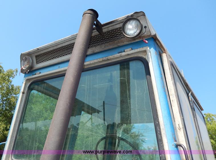 image for item H6861 1972 Ford 5000 tractor