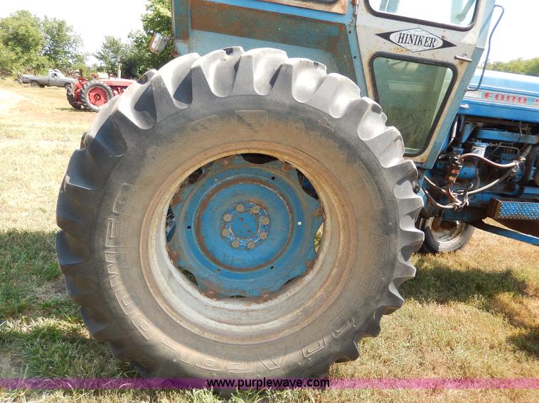 image for item H6861 1972 Ford 5000 tractor