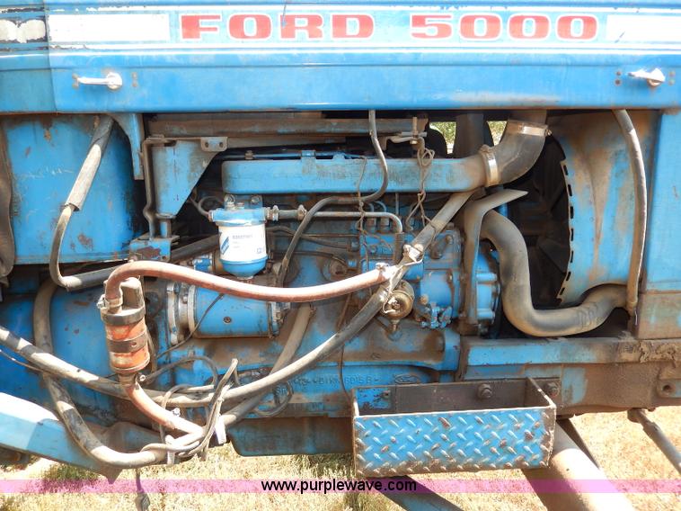 image for item H6861 1972 Ford 5000 tractor
