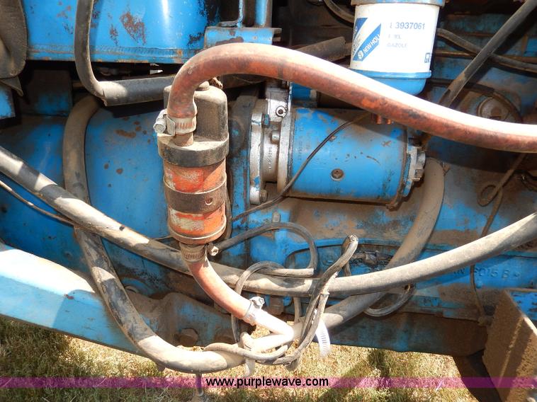 image for item H6861 1972 Ford 5000 tractor