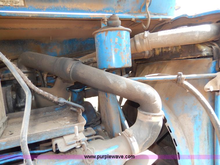 image for item H6861 1972 Ford 5000 tractor