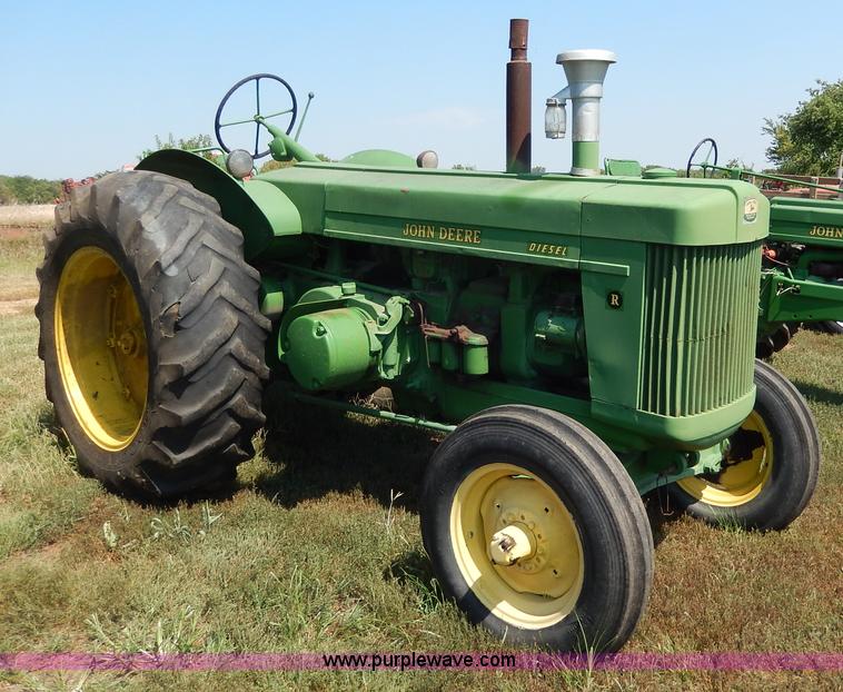 image for item H6863 1950 John Deere R tractor