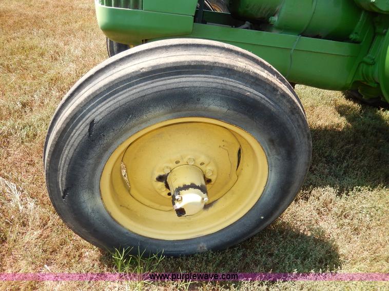 image for item H6863 1950 John Deere R tractor