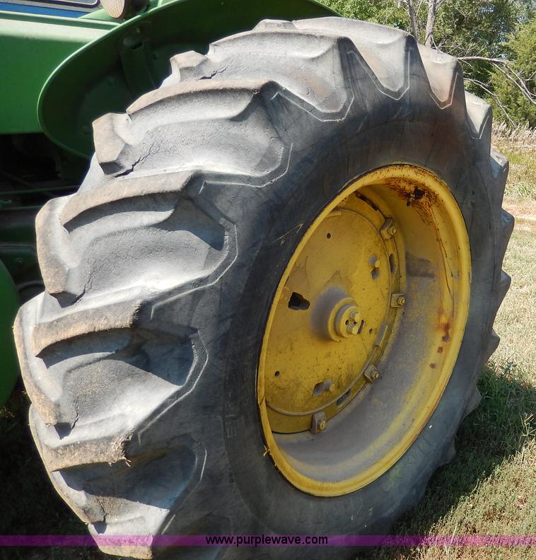 image for item H6863 1950 John Deere R tractor