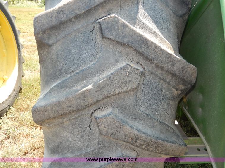 image for item H6863 1950 John Deere R tractor