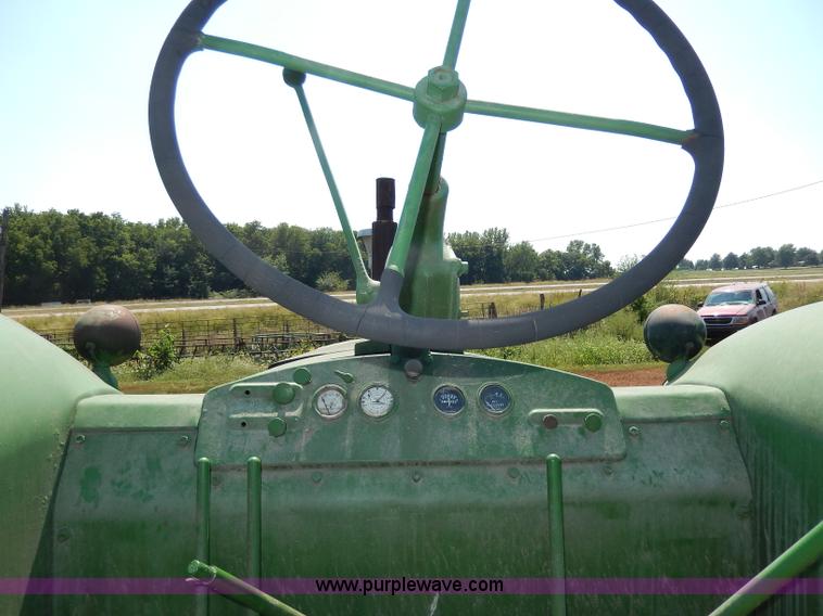 image for item H6863 1950 John Deere R tractor
