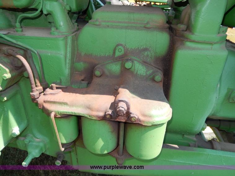 image for item H6863 1950 John Deere R tractor