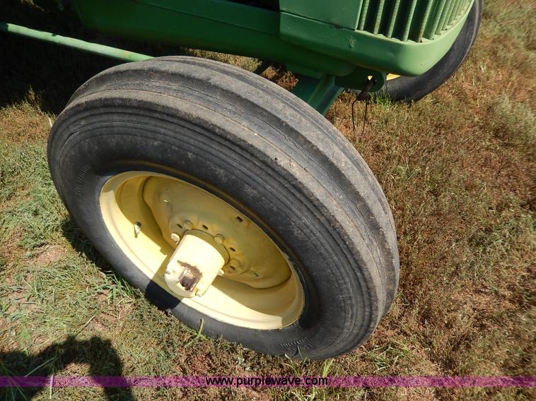 image for item H6863 1950 John Deere R tractor
