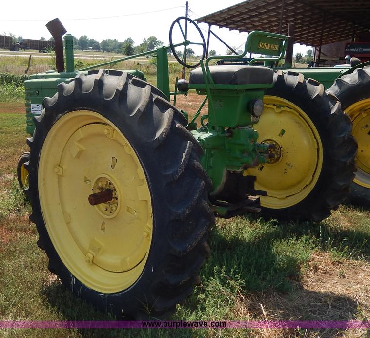 image for item H6865 1947 John Deere B tractor