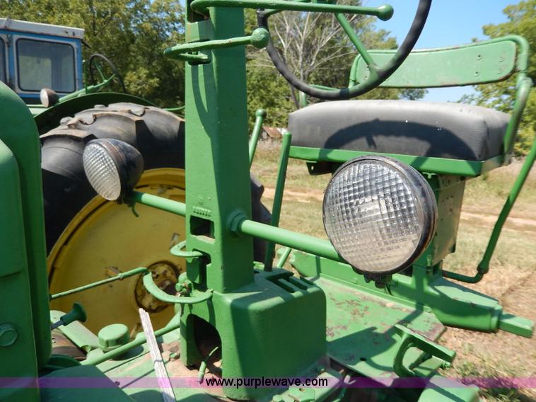 image for item H6865 1947 John Deere B tractor