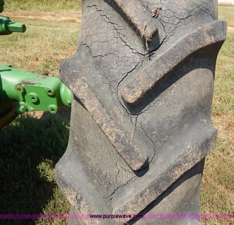 image for item H6865 1947 John Deere B tractor