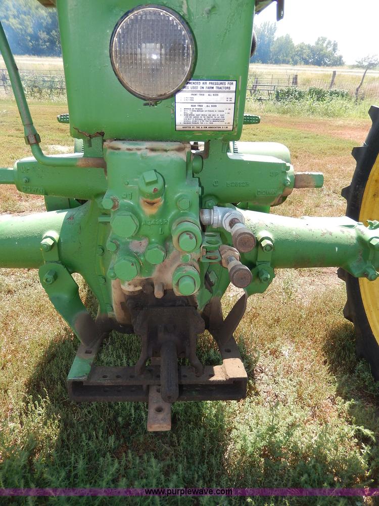 image for item H6865 1947 John Deere B tractor