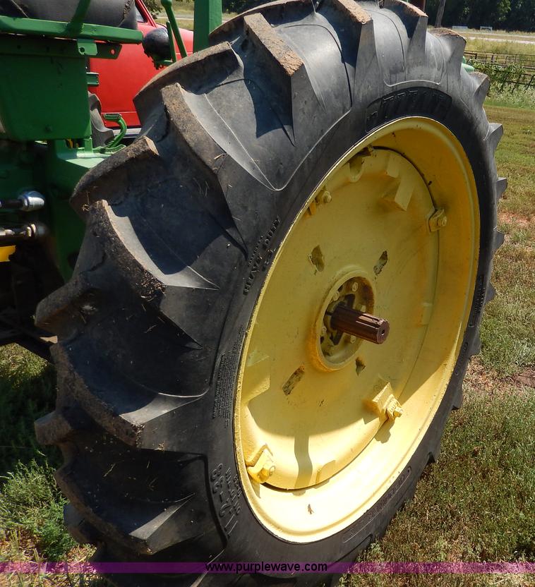 image for item H6865 1947 John Deere B tractor