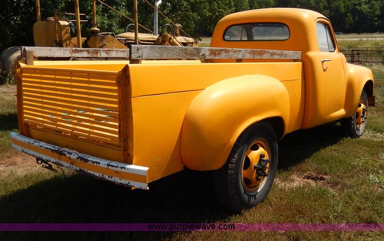 image for item H6870 1949 Studebaker 2R15-21 pickup truck