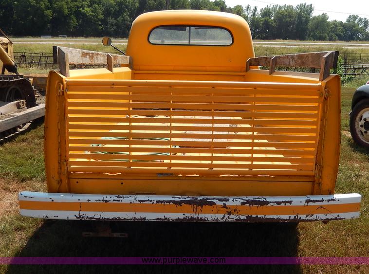 image for item H6870 1949 Studebaker 2R15-21 pickup truck