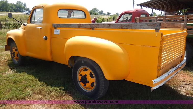 image for item H6870 1949 Studebaker 2R15-21 pickup truck