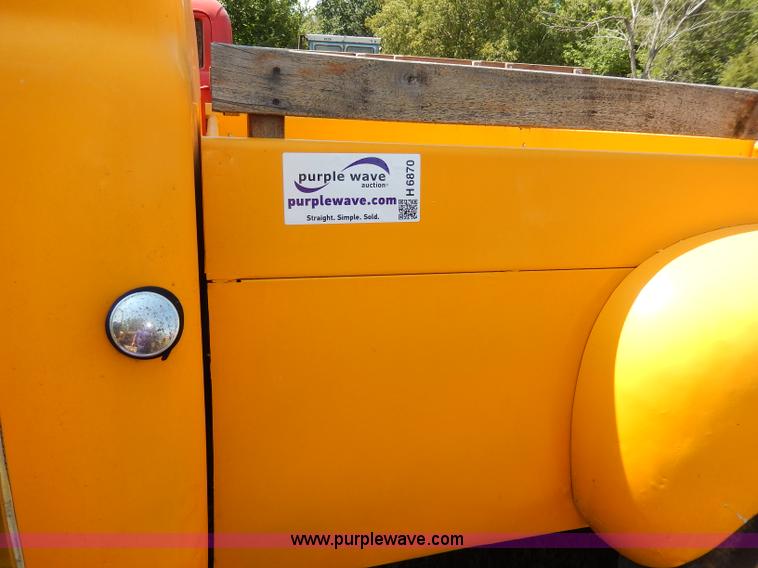 image for item H6870 1949 Studebaker 2R15-21 pickup truck