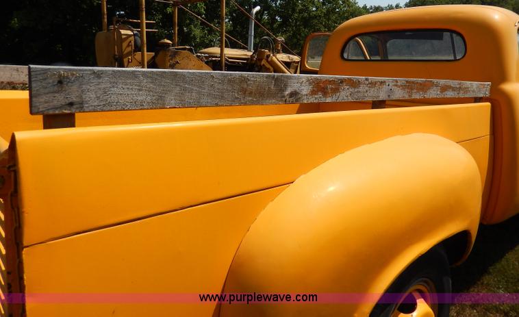 image for item H6870 1949 Studebaker 2R15-21 pickup truck