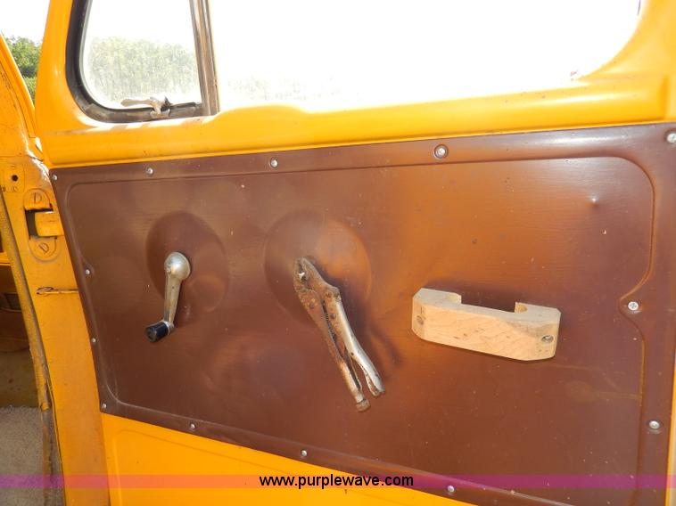 image for item H6870 1949 Studebaker 2R15-21 pickup truck