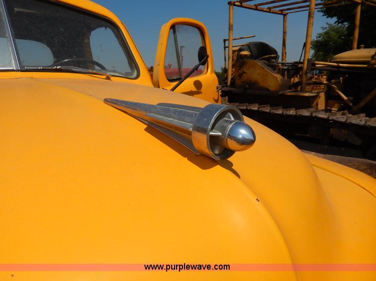 image for item H6870 1949 Studebaker 2R15-21 pickup truck