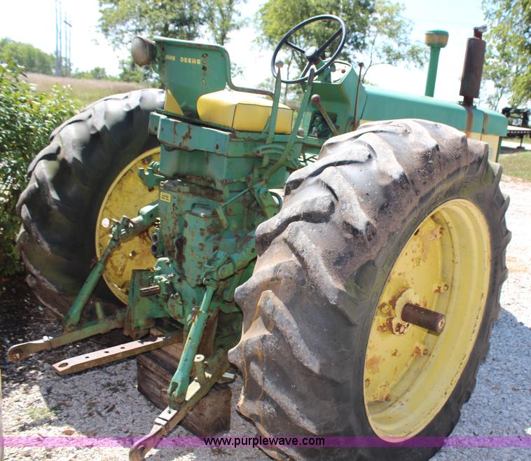 image for item H6924 1959 John Deere 730 tractor
