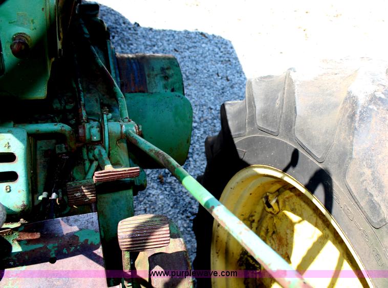 image for item H6924 1959 John Deere 730 tractor