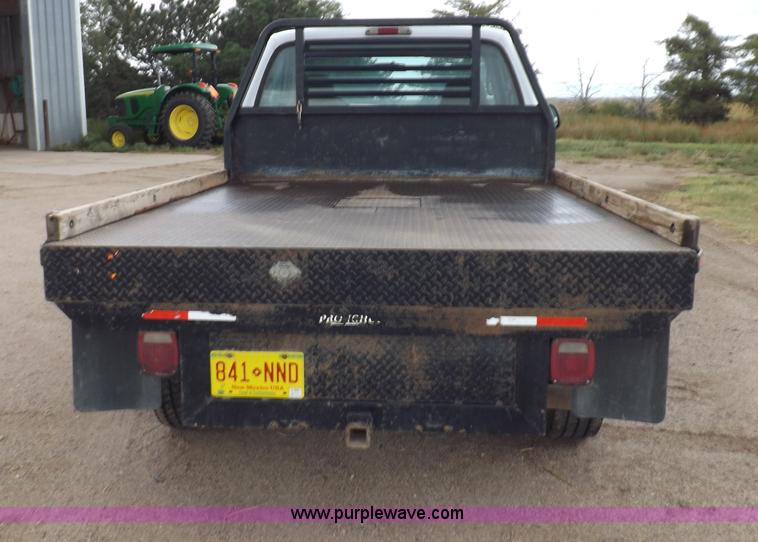 image for item I7552 2002 Ford F250 Super Duty flatbed truck