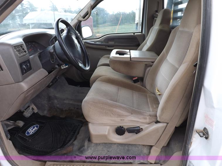 image for item I7552 2002 Ford F250 Super Duty flatbed truck