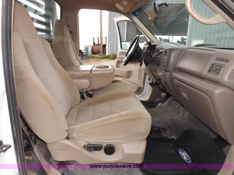 image for item I7552 2002 Ford F250 Super Duty flatbed truck