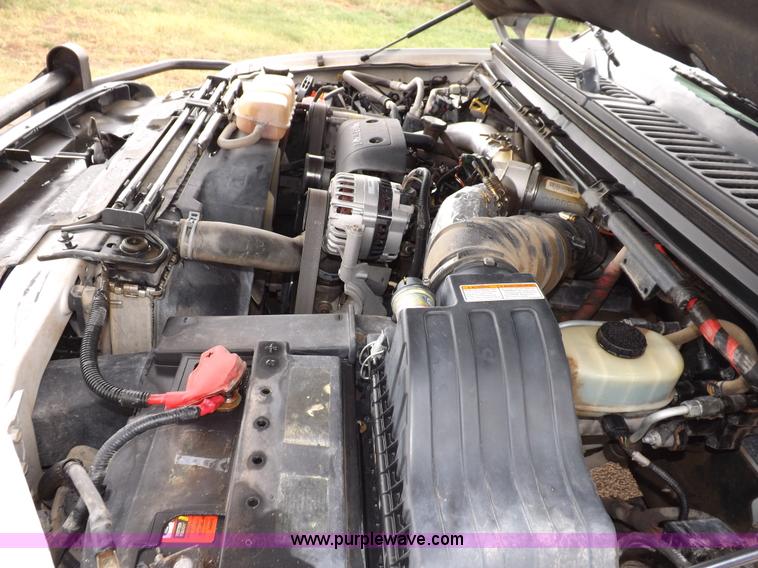 image for item I7552 2002 Ford F250 Super Duty flatbed truck