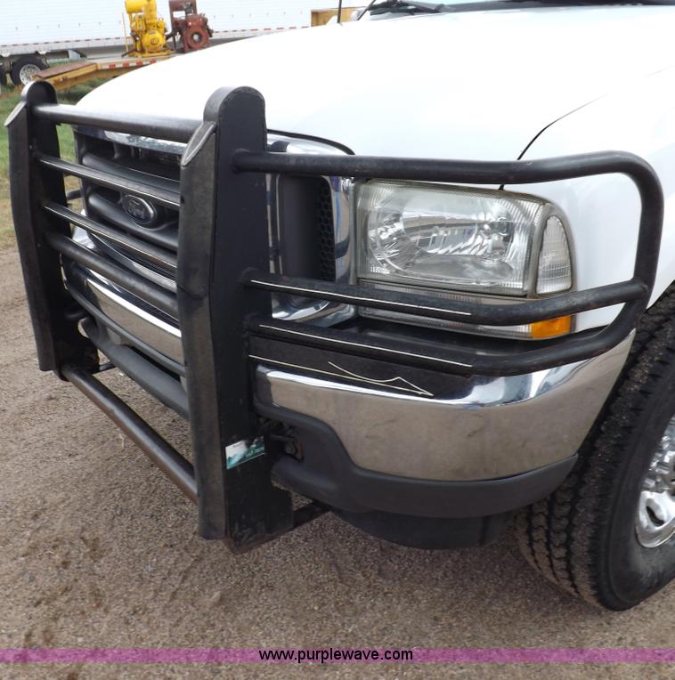 image for item I7552 2002 Ford F250 Super Duty flatbed truck