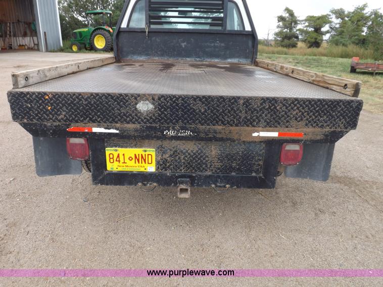 image for item I7552 2002 Ford F250 Super Duty flatbed truck