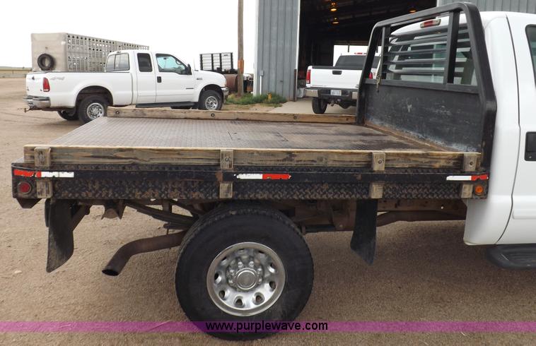 image for item I7552 2002 Ford F250 Super Duty flatbed truck