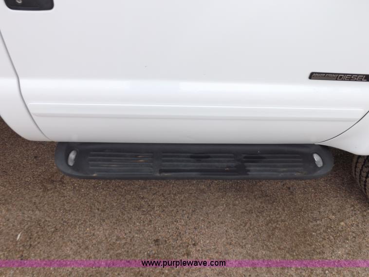 image for item I7552 2002 Ford F250 Super Duty flatbed truck