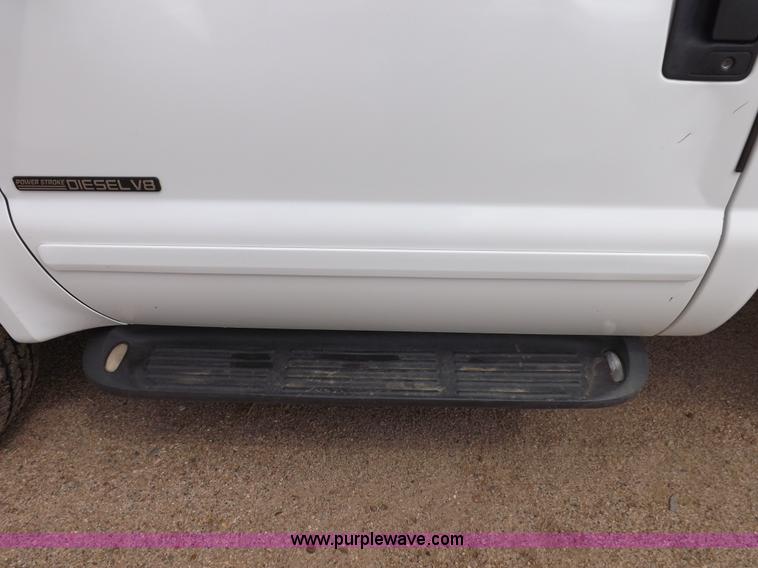 image for item I7552 2002 Ford F250 Super Duty flatbed truck