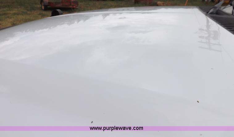 image for item I7552 2002 Ford F250 Super Duty flatbed truck