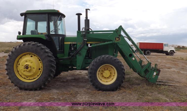 image for item I7556 1988 John Deere 4450 MFWD tractor