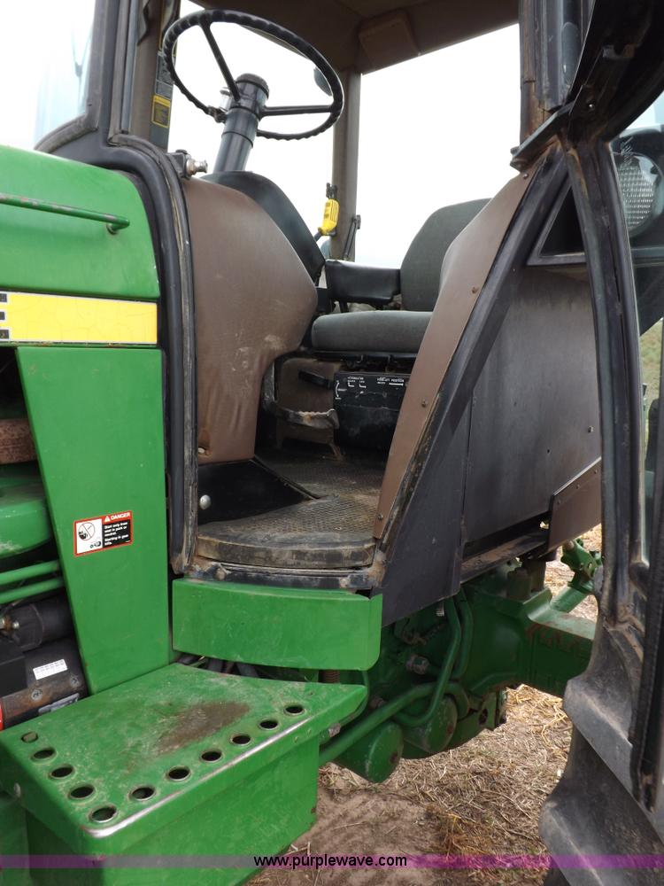 image for item I7556 1988 John Deere 4450 MFWD tractor