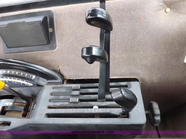 image for item I7556 1988 John Deere 4450 MFWD tractor