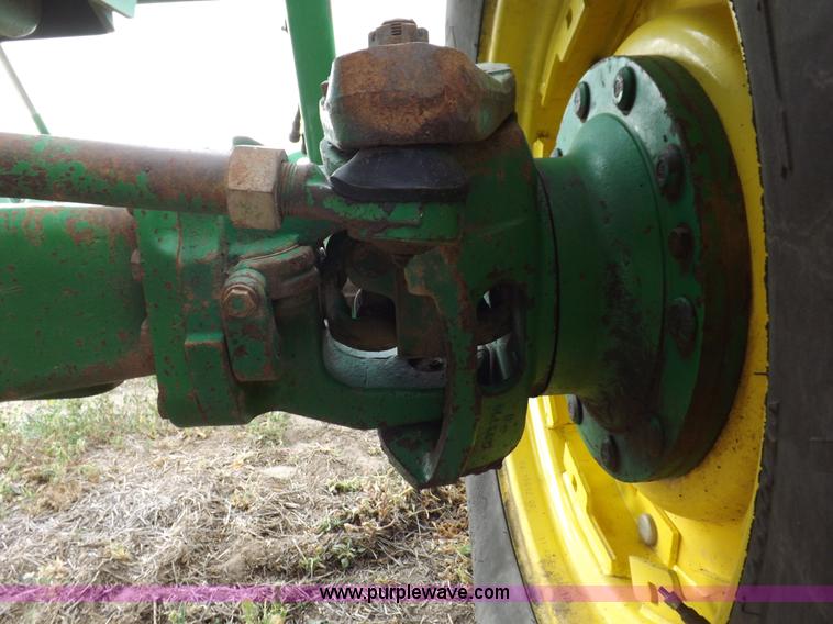 image for item I7556 1988 John Deere 4450 MFWD tractor